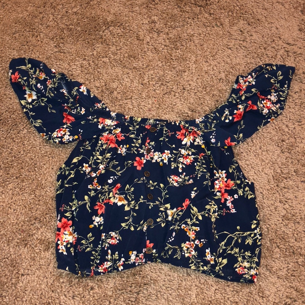 Cropped Floral off the shoulder shirt